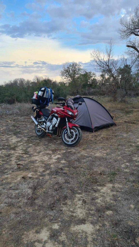 tält och motorcykel till gran canaria